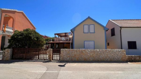 Apartment 39, Vir